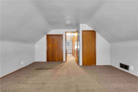26450 Drakefield Avenue Euclid OH 44132