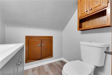 26450 Drakefield Avenue Euclid OH 44132