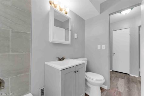26450 Drakefield Avenue Euclid OH 44132