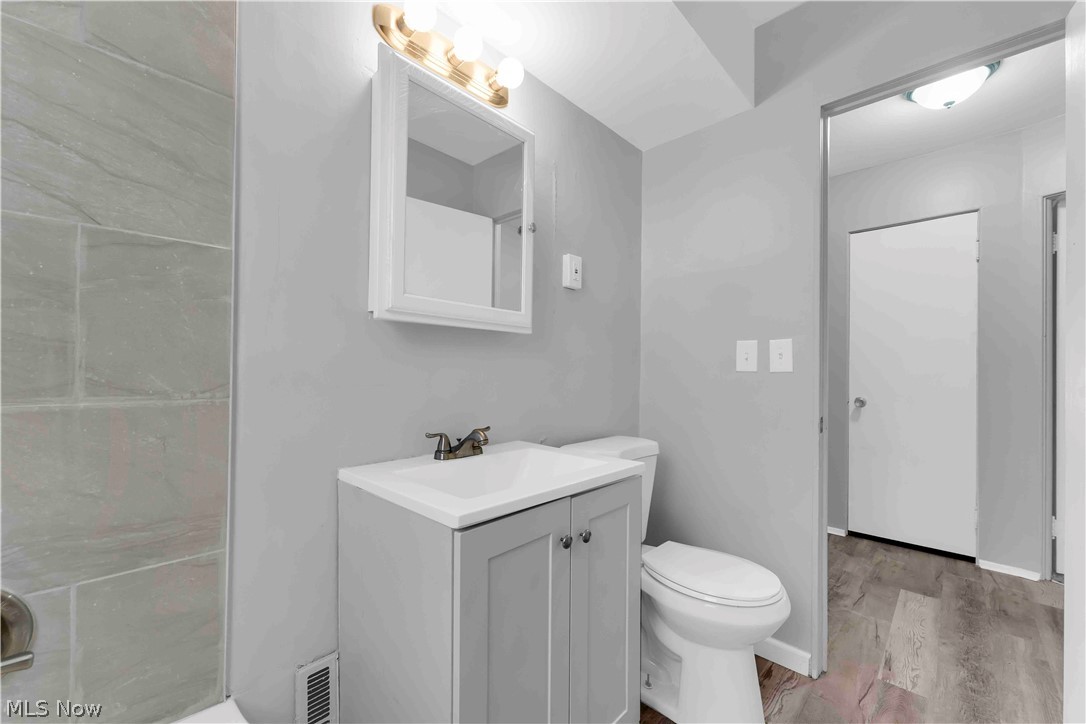 26450 Drakefield Avenue Euclid OH 44132