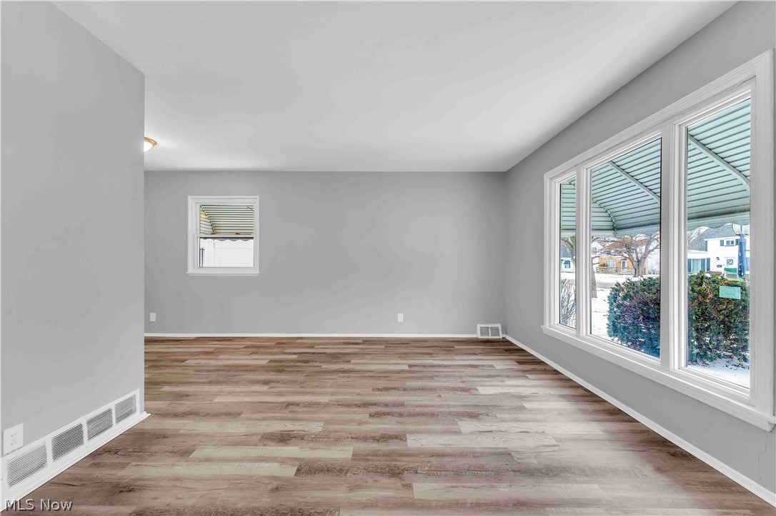 26450 Drakefield Avenue Euclid OH 44132