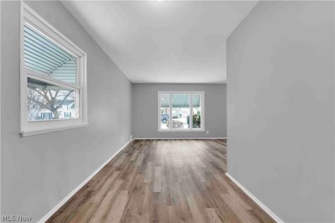 26450 Drakefield Avenue Euclid OH 44132