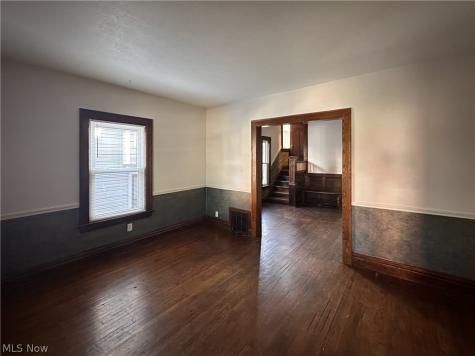 464 Crestwood Avenue Akron OH 44302