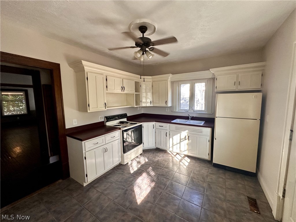 464 Crestwood Avenue Akron OH 44302