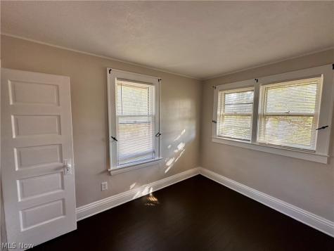 464 Crestwood Avenue Akron OH 44302