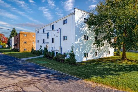 1673 Southbend Circle Rocky River OH 44116
