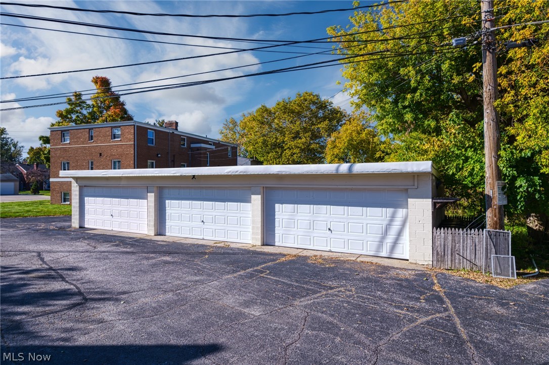 1673 Southbend Circle Rocky River OH 44116