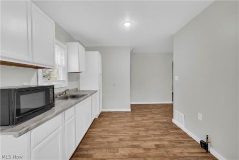 485 E Archwood Avenue Akron OH 44301