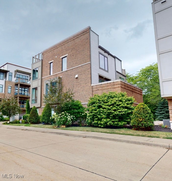 1412 Copper Trace Cleveland Heights OH 44118