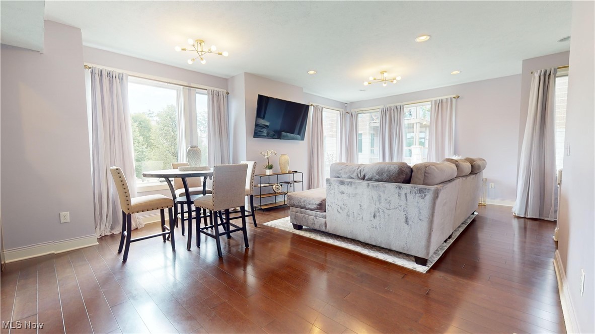 1412 Copper Trace Cleveland Heights OH 44118