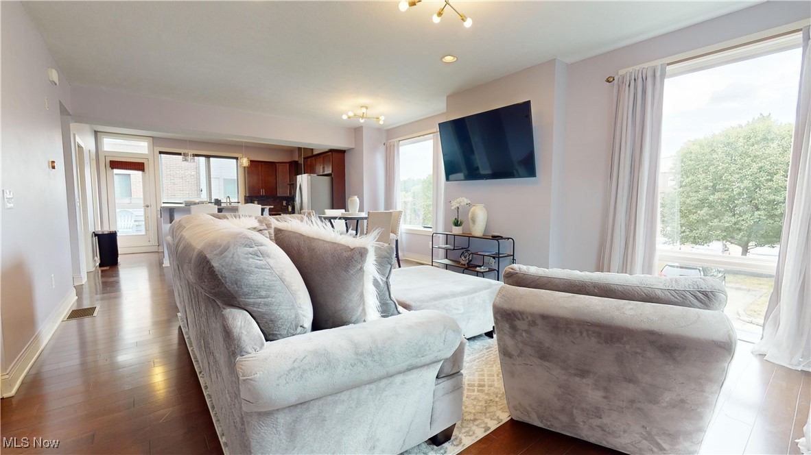 1412 Copper Trace Cleveland Heights OH 44118