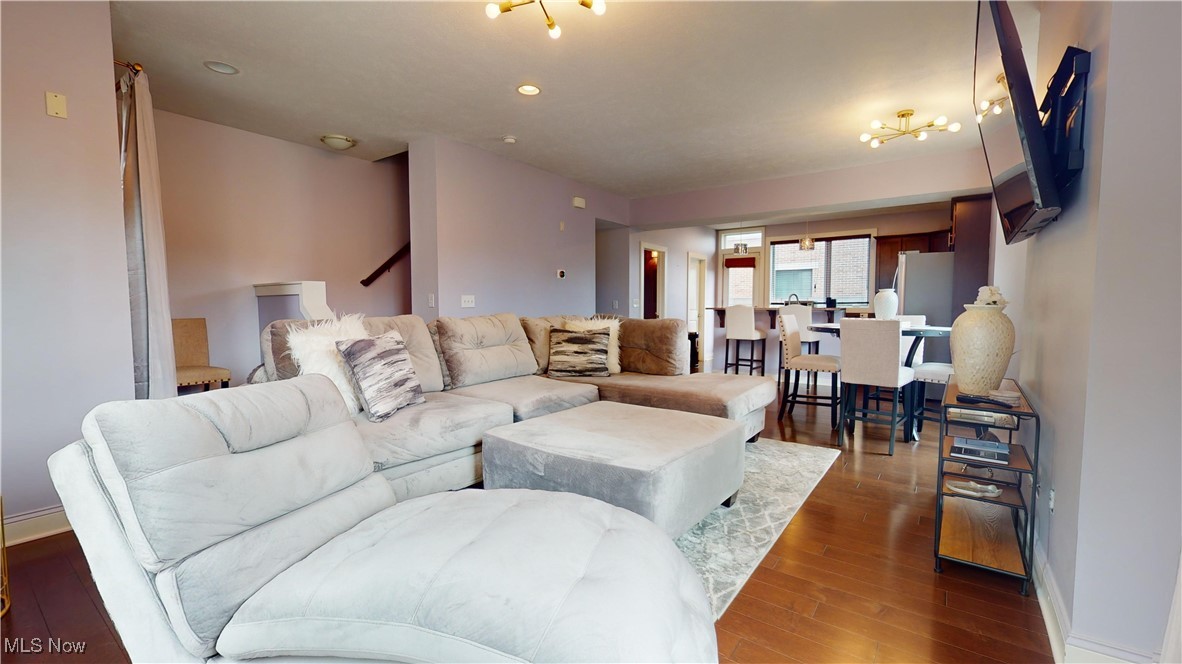 1412 Copper Trace Cleveland Heights OH 44118