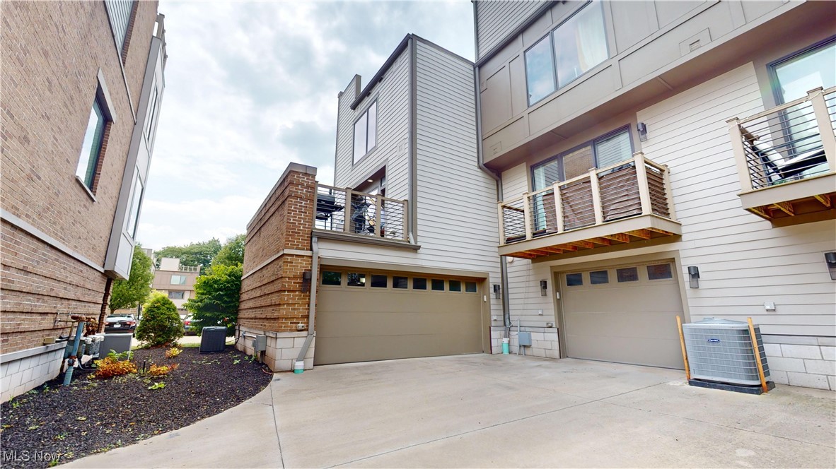 1412 Copper Trace Cleveland Heights OH 44118