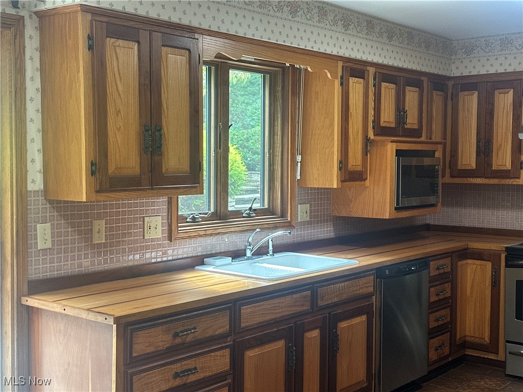 10613 Sherman Road Chardon OH 44024