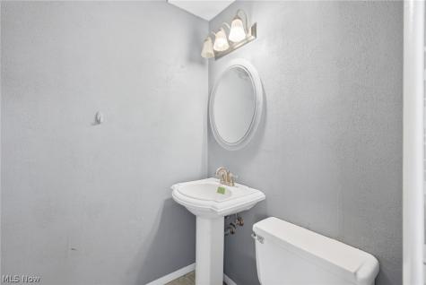 9582 Fernwood Drive Olmsted Falls OH 44138