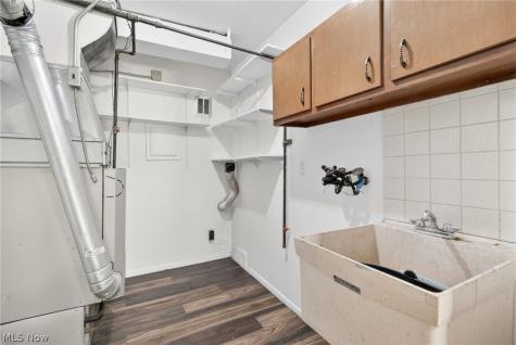 9582 Fernwood Drive Olmsted Falls OH 44138