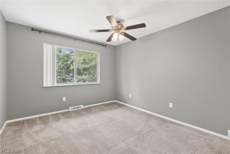 9582 Fernwood Drive Olmsted Falls OH 44138