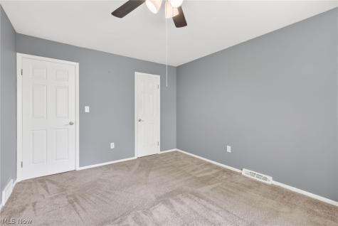 9582 Fernwood Drive Olmsted Falls OH 44138