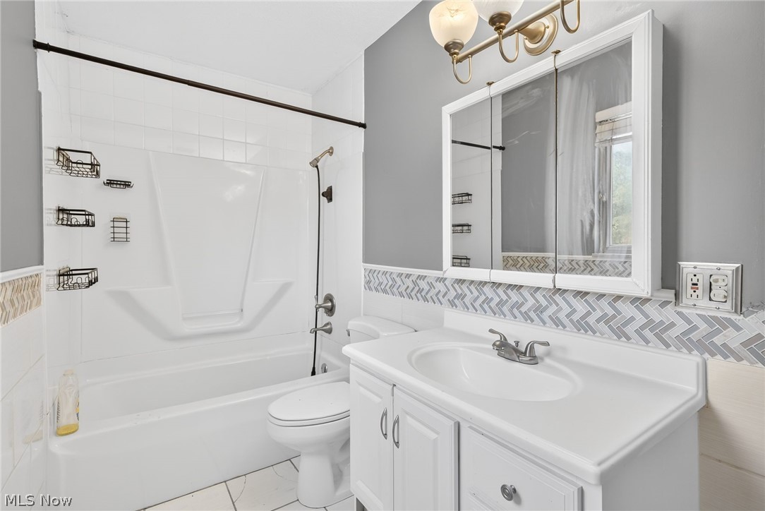 9582 Fernwood Drive Olmsted Falls OH 44138