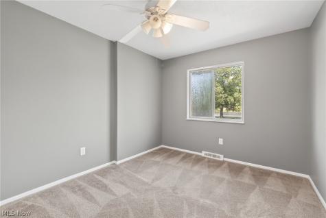 9582 Fernwood Drive Olmsted Falls OH 44138