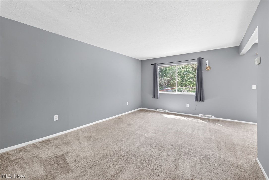 9582 Fernwood Drive Olmsted Falls OH 44138