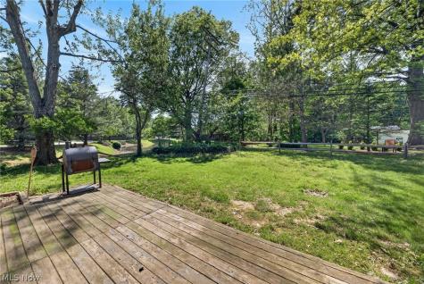 9582 Fernwood Drive Olmsted Falls OH 44138