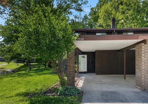 9582 Fernwood Drive Olmsted Falls OH 44138