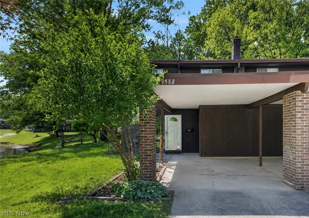 9582 Fernwood Drive Olmsted Falls OH 44138