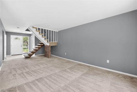 9582 Fernwood Drive Olmsted Falls OH 44138