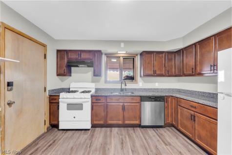 3460 Hetzel Drive Parma OH 44134