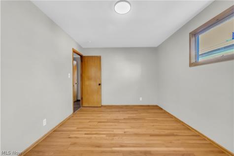 3460 Hetzel Drive Parma OH 44134