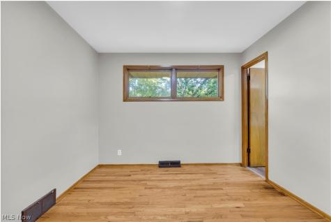 3460 Hetzel Drive Parma OH 44134