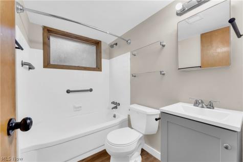 3460 Hetzel Drive Parma OH 44134