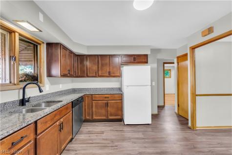 3460 Hetzel Drive Parma OH 44134