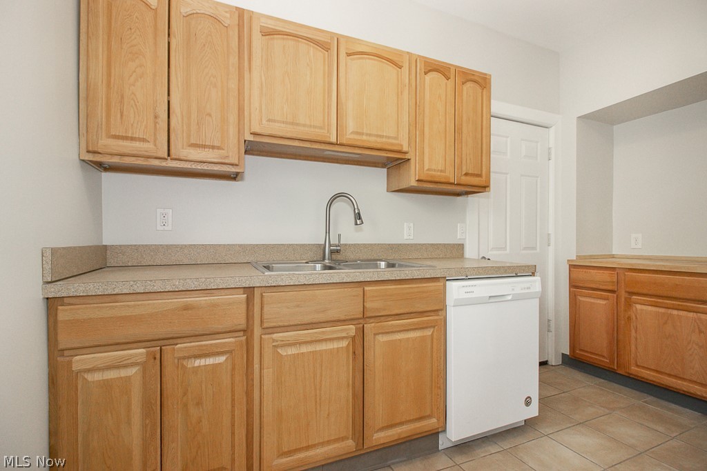 1295 Jackson Avenue Lakewood OH 44107