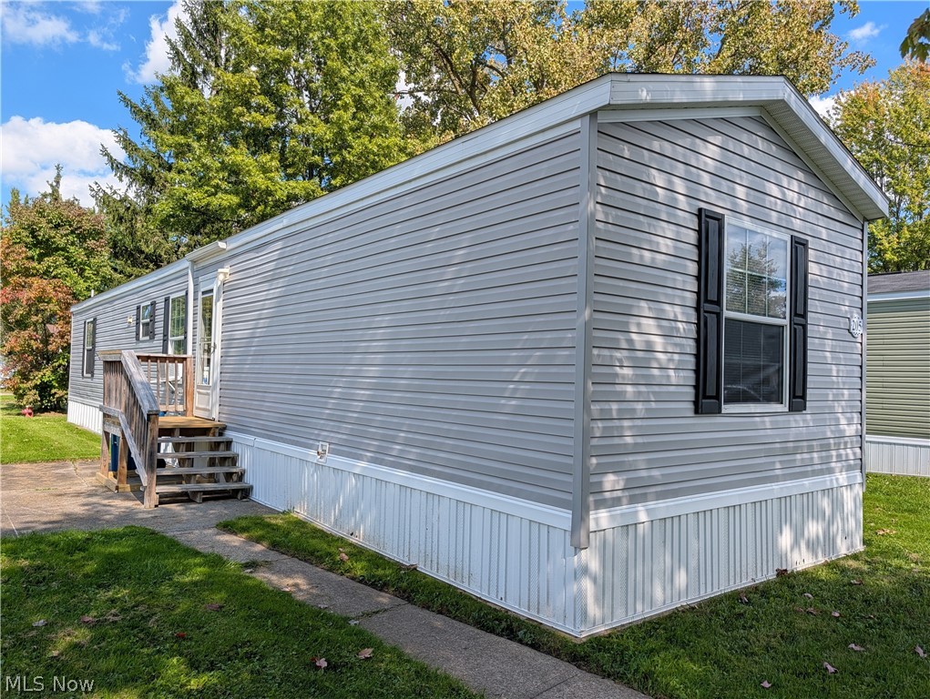 205 Brenthaven Street Elyria OH 44035