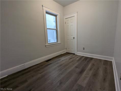 1467 W 84th Cleveland OH 44102