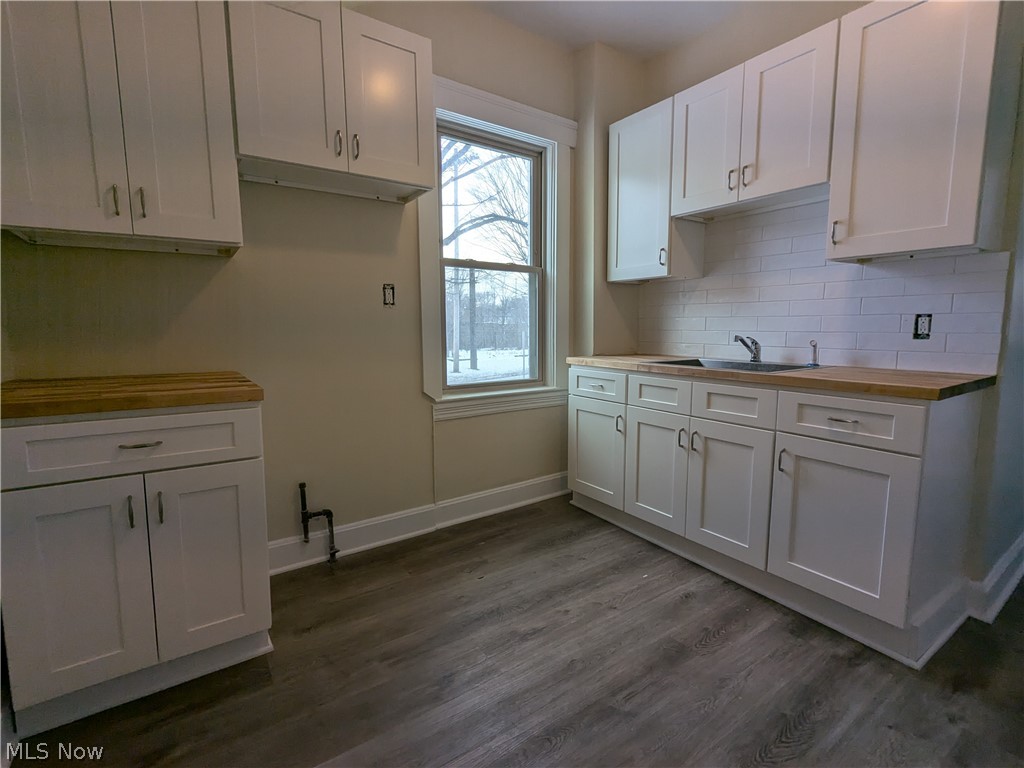 1467 W 84th Cleveland OH 44102