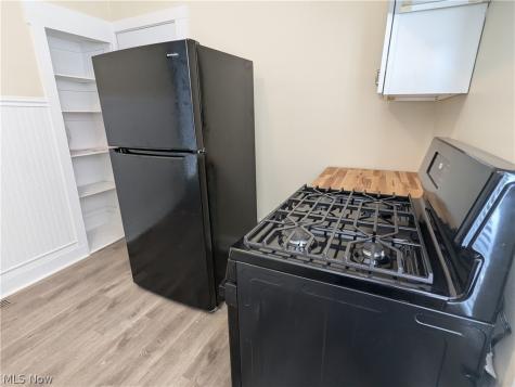 1467 W 84th Cleveland OH 44102