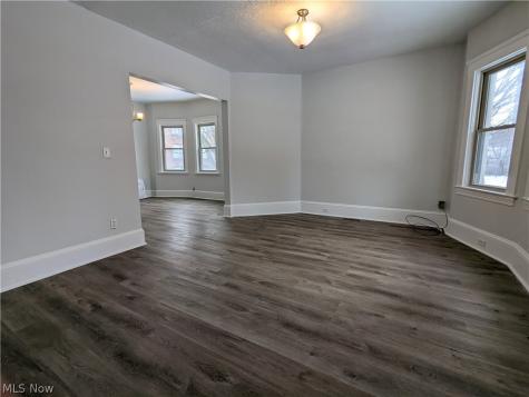 1467 W 84th Cleveland OH 44102