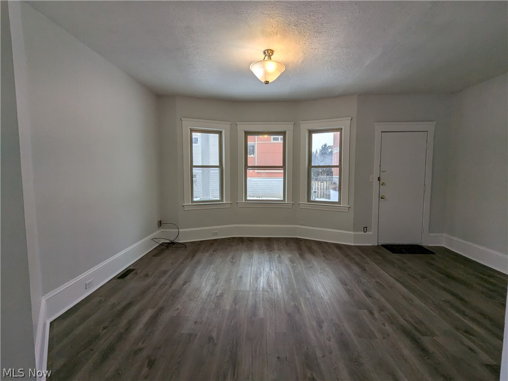 1467 W 84th Cleveland OH 44102