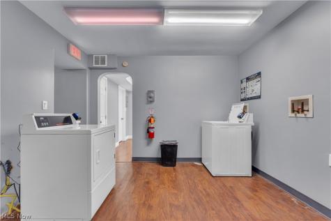 6156 Ridge Road Parma OH 44129