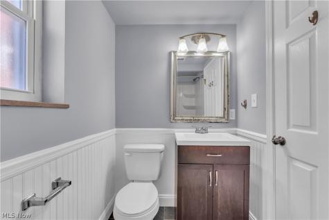 6156 Ridge Road Parma OH 44129