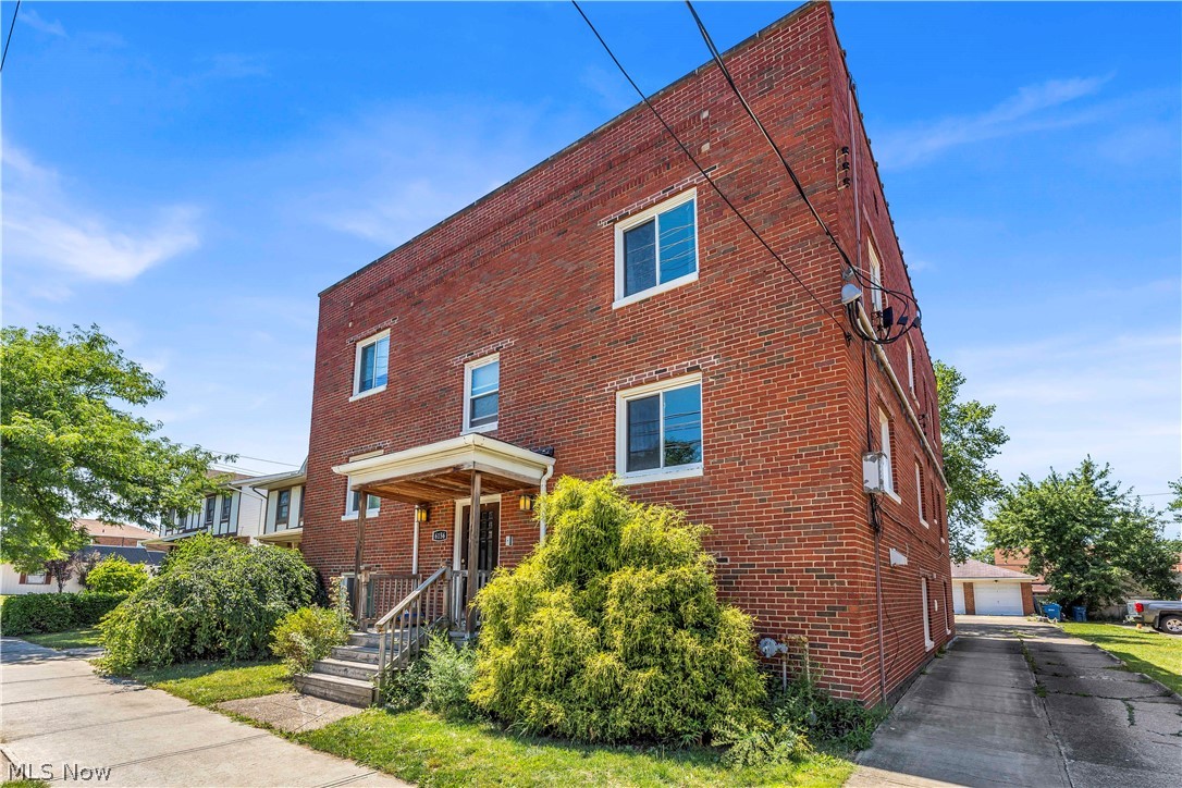 6156 Ridge Road Parma OH 44129