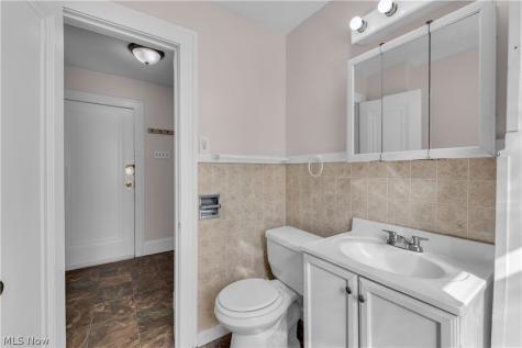 954 E 239th Street Euclid OH 44123