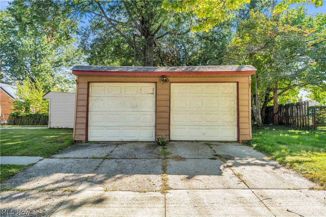 954 E 239th Street Euclid OH 44123