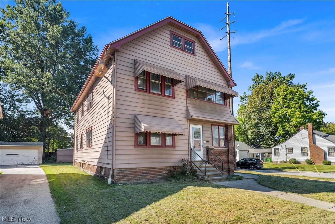 954 E 239th Street Euclid OH 44123