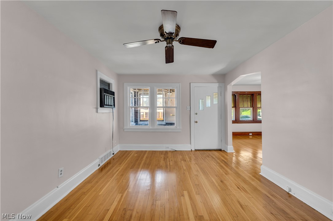 954 E 239th Street Euclid OH 44123