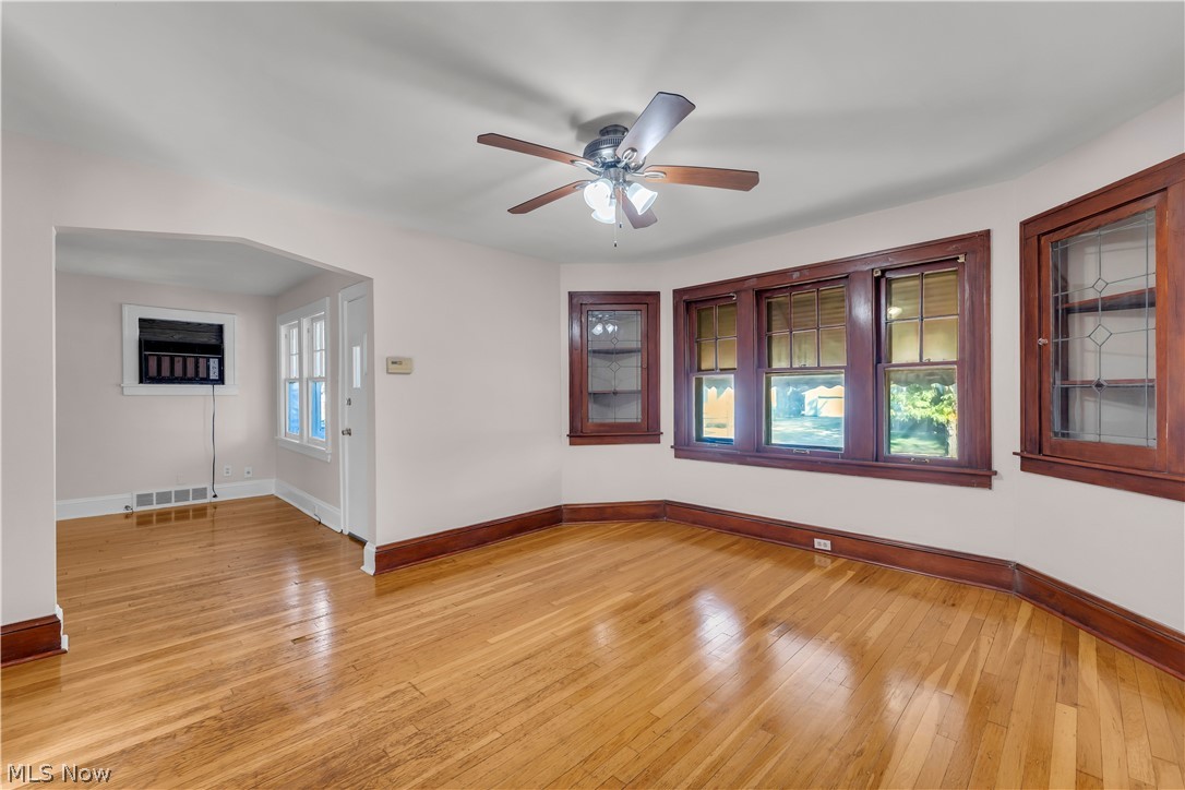 954 E 239th Street Euclid OH 44123