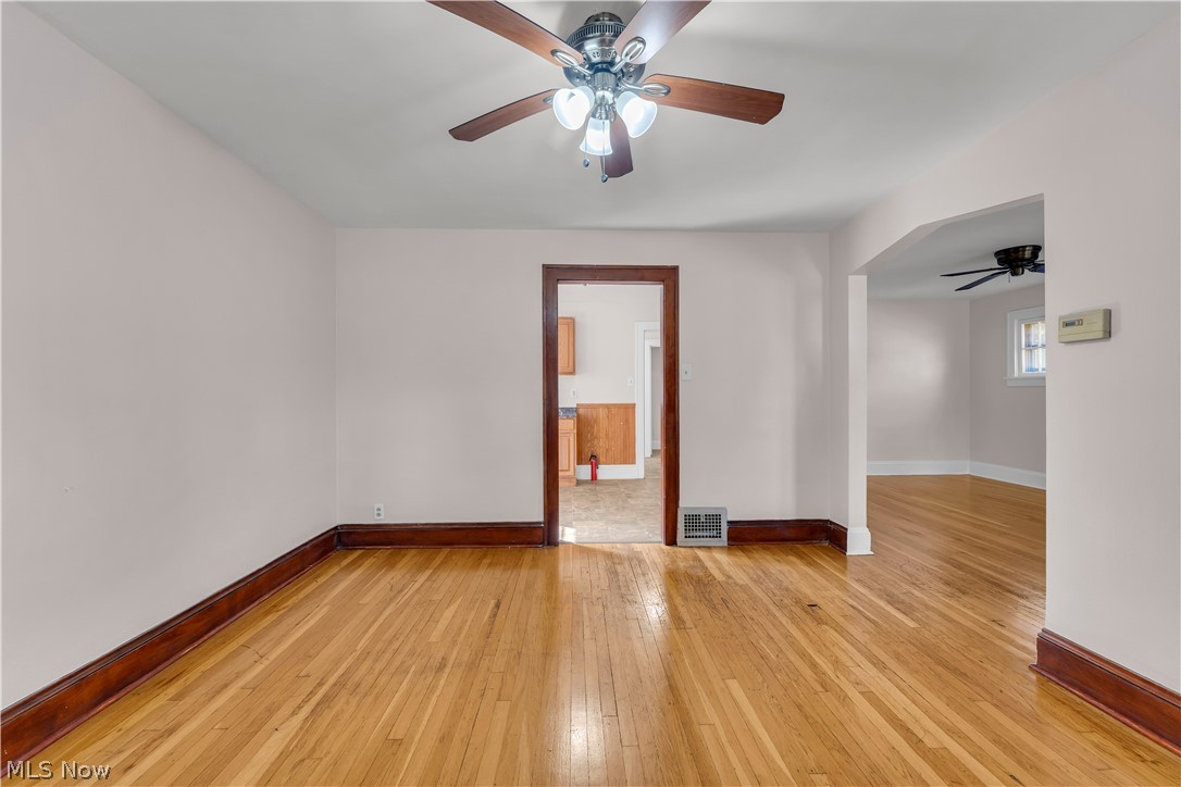 954 E 239th Street Euclid OH 44123